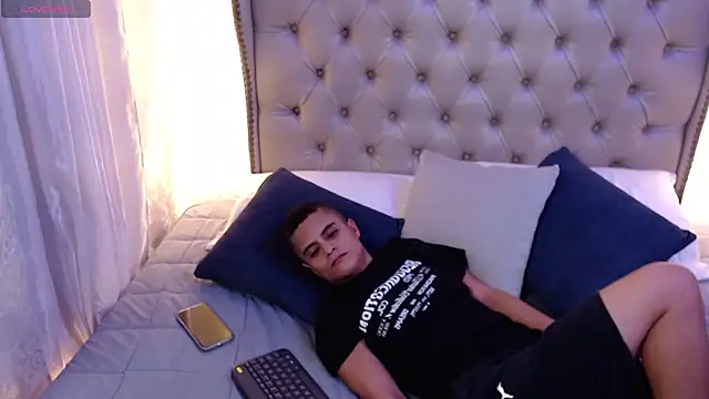 Živý XXX chat Liiamthompson
