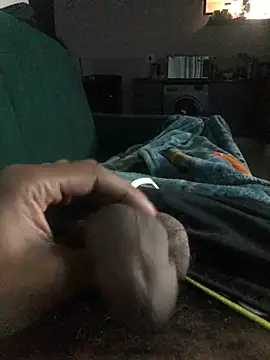 Pokazy przed kamerką – FuckBuddy_Raw