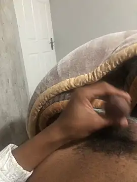 Pokazy przed kamerką – FuckBuddy_Raw