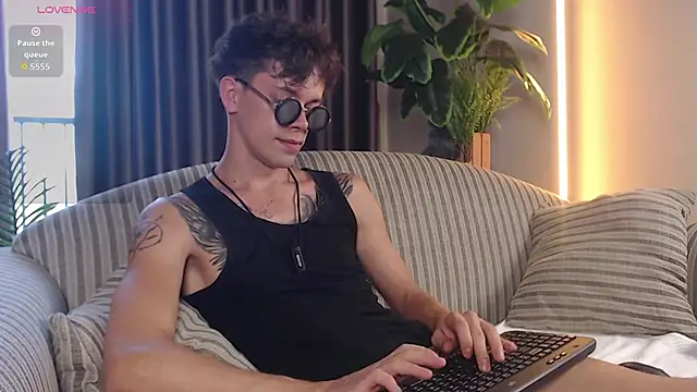 William_Henry_ Webcam Show