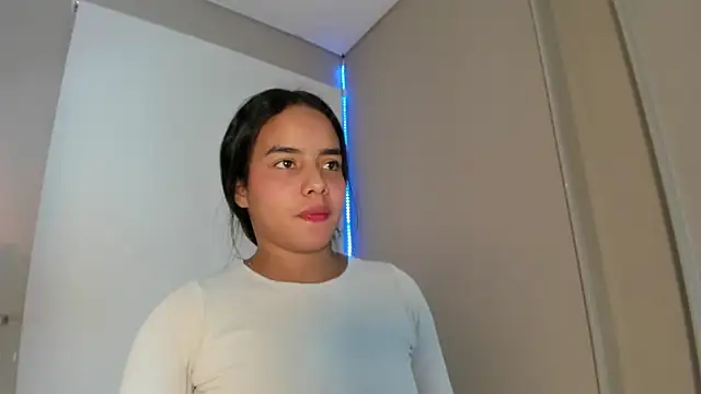 Chatroom XXX en direct de Roxy_Stonee