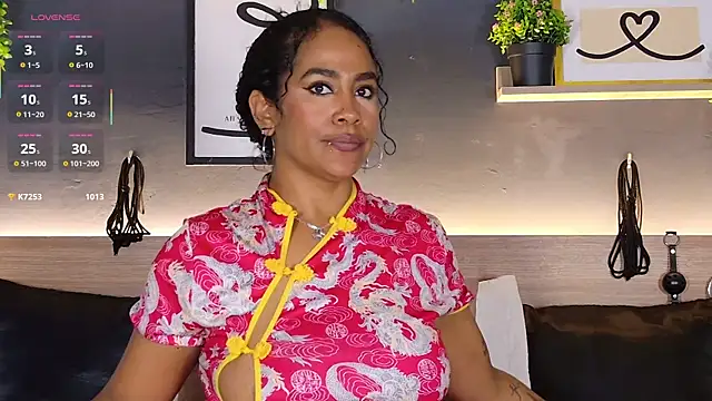 Zaha_Evans' Live XXX Chat