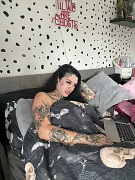 tempzzz12's Webcam Show