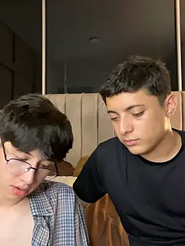 jacob_and_sam Show in webcam