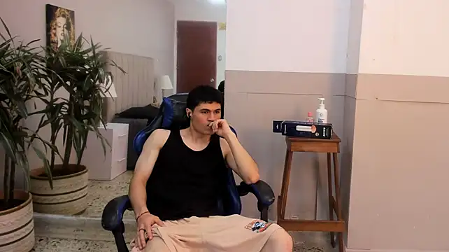 Show modela roan_birkin na web-kameri
