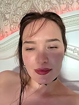 ForLoveAnd's Live XXX Chat
