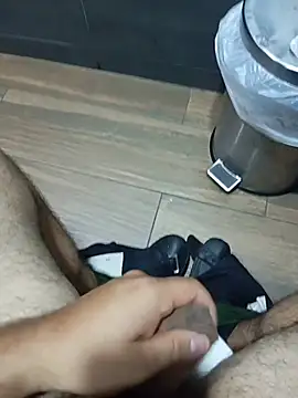 HotC1991 Show in webcam