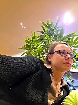 Fuxy-love69's Webcam Show