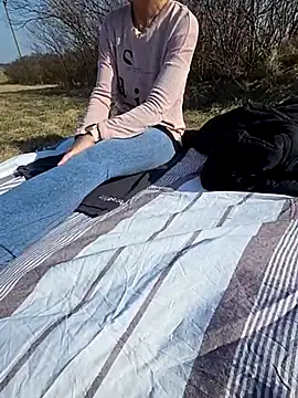 Fuxy-love69: διαδικτυακό σόου στην κάμερα