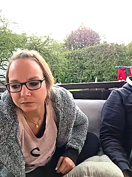 Fuxy-love69: διαδικτυακό σόου στην κάμερα