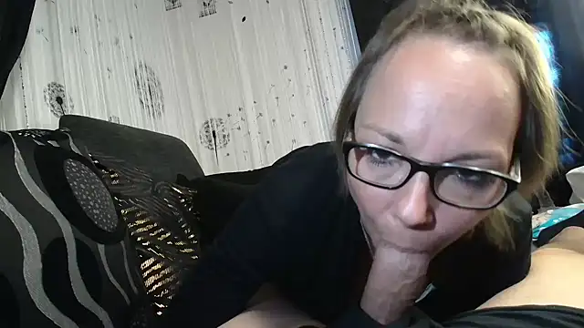 Chatroom XXX en direct de Fuxy-love69