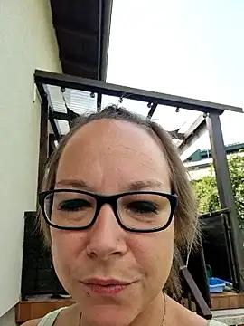 Fuxy-love69's Live Chat Room