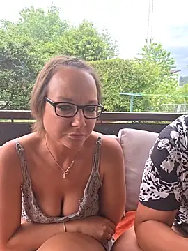 Fuxy-love69: διαδικτυακό σόου στην κάμερα