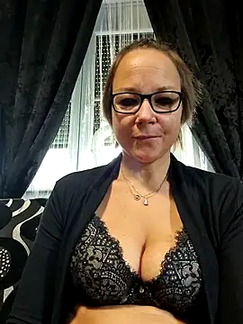 Show modela Fuxy-love69 na web-kameri