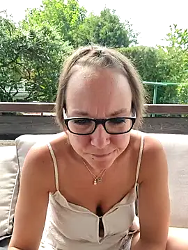 Fuxy-love69 Show Webcam
