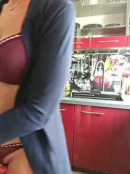 Fuxy-love69 webcam show