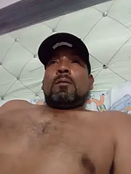 Show modela Ernesthot82 na web-kameri