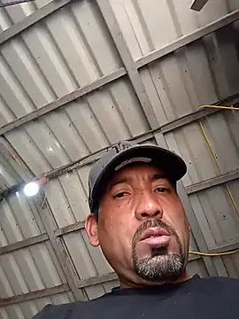 Ernesthot82 Show in webcam
