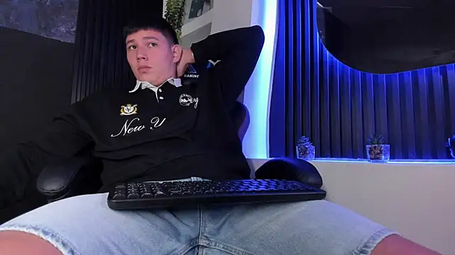 Вебкам-шоу JamesCr_