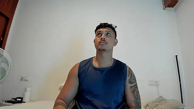 JohanSmith Show in webcam
