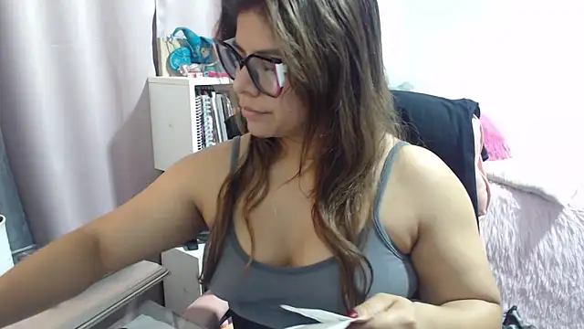 Živý XXX chat KatteAngelLat
