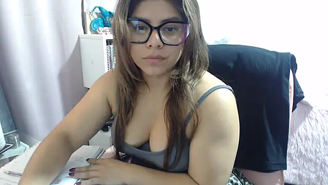 Chat +18 de KatteAngelLat ao vivo