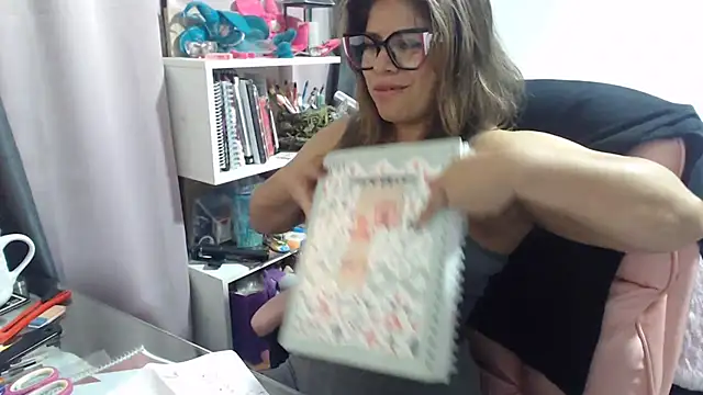 Chat +18 de KatteAngelLat ao vivo