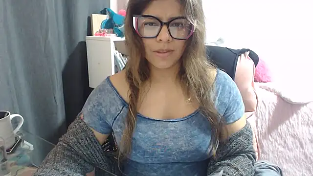KatteAngelLat Adlı Modelin Canlı XXX Sohbeti
