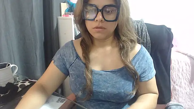 KatteAngelLat live XXX chat