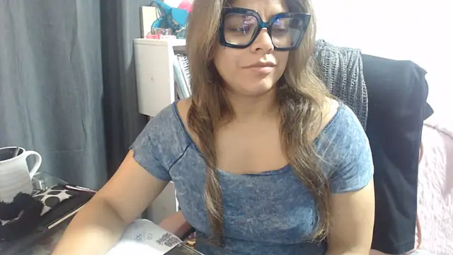 Chat +18 de KatteAngelLat ao vivo