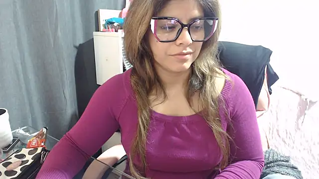 KatteAngelLat Adlı Modelin Canlı XXX Sohbeti