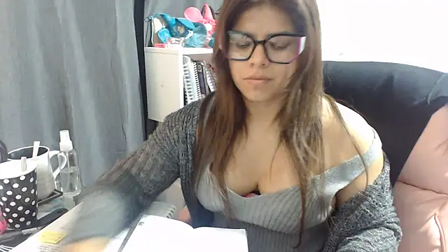 Chat +18 de KatteAngelLat ao vivo