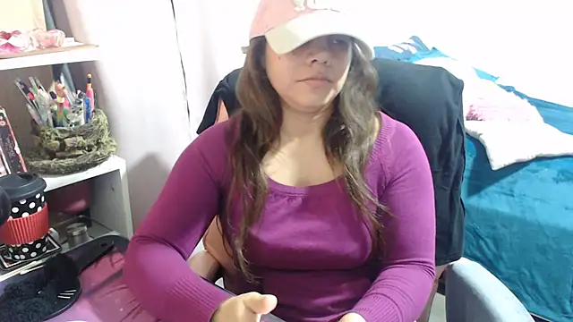 KatteAngelLat Adlı Modelin Canlı XXX Sohbeti