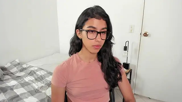 Mazikeen__18's Live XXX Chat
