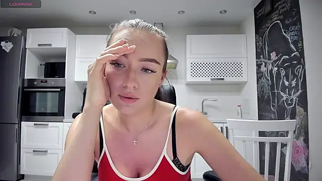 lisenok webcam show