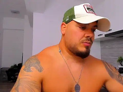 ZackMasterss Show in webcam