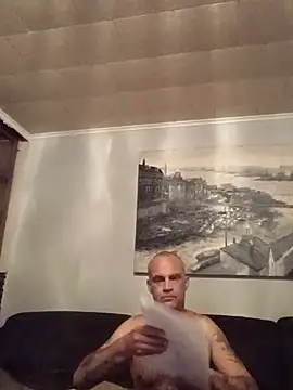 Cumdrip20: διαδικτυακό σόου στην κάμερα