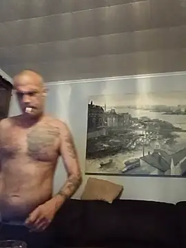 Cumdrip20's Webcam Show