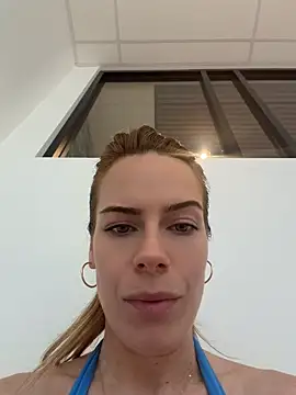 oliviafranciis Show in webcam