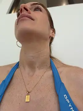 oliviafranciis webcam show