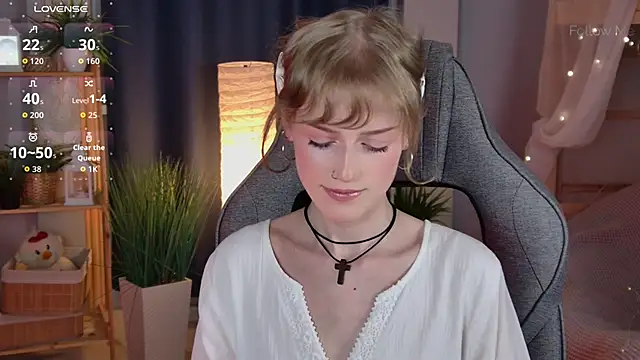 KiraMontoya's Live XXX Chat