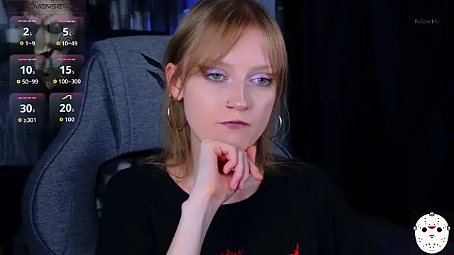 צ'אט XXX בשידור חי של KiraMontoya