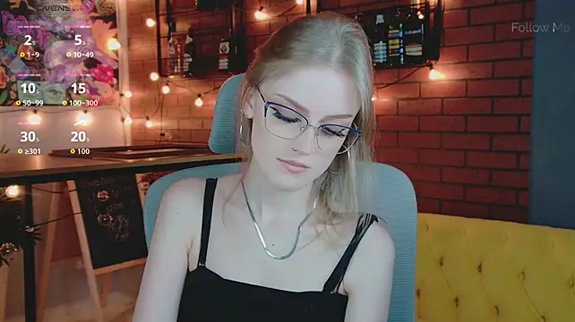 Živý XXX chat KiraMontoya