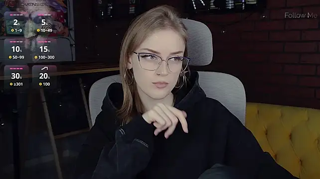 Chat XXX en directo de KiraMontoya