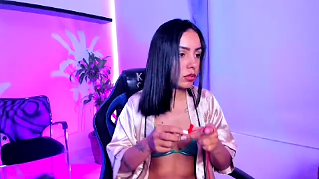 julieta_fn's Live XXX Chat