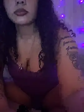 הופעת וובקאם של tastylolaaa