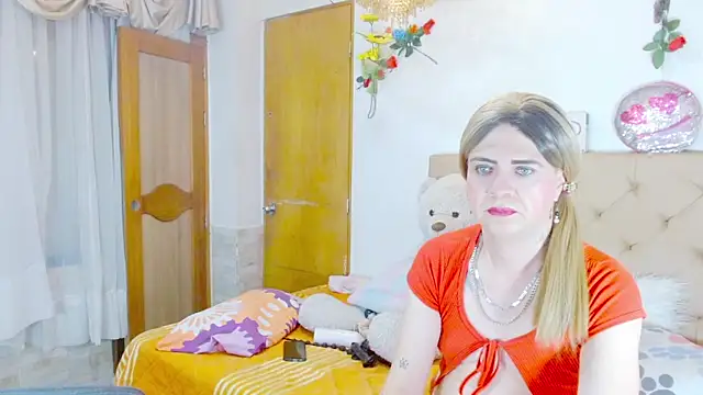 Show modela Dolldirtyxxx na web-kameri
