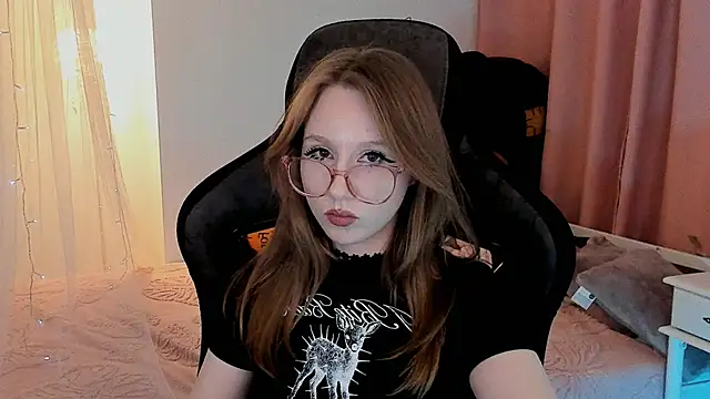 غرفة دردشة DariaTate المباشرة