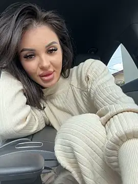 LilaRoses' Live XXX Chat
