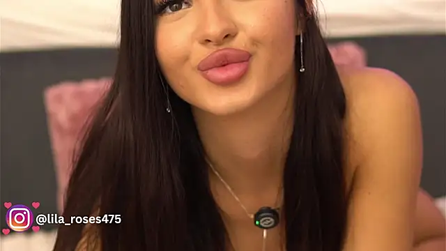 LilaRoses' Live XXX Chat